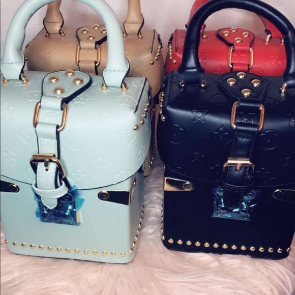 Red handbag - Picture 2 of 2